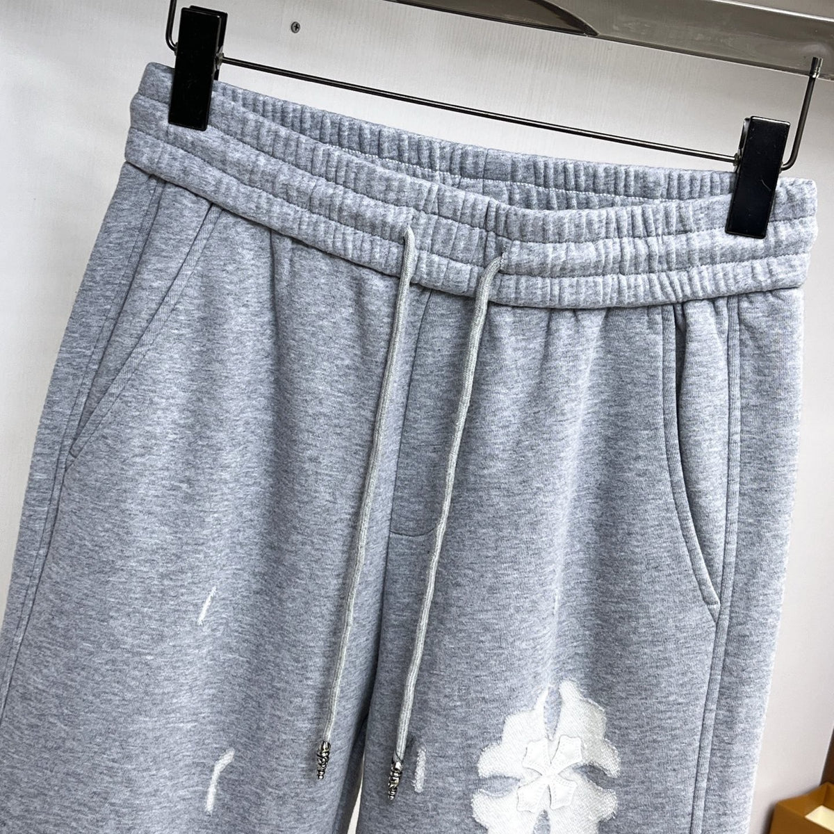 CHROME HEARTS クロムハーツ クロス&クローバー ロゴ スウェットパンツ グレー ドローコード