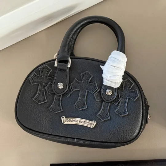 CHROME HEARTS クロムハーツ タイニー ジムバッグ セメタリークロスパッチ CHチャーム レザーバッグ メンズ レディース CH2002