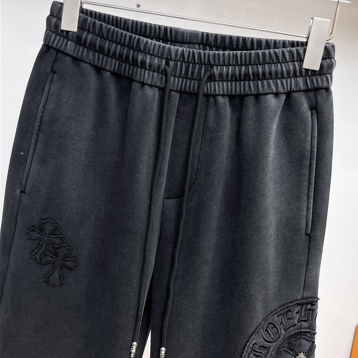 CHROME HEARTS クロムハーツ クロス刺繍 サークルロゴ イージーパンツ チャコールグレー