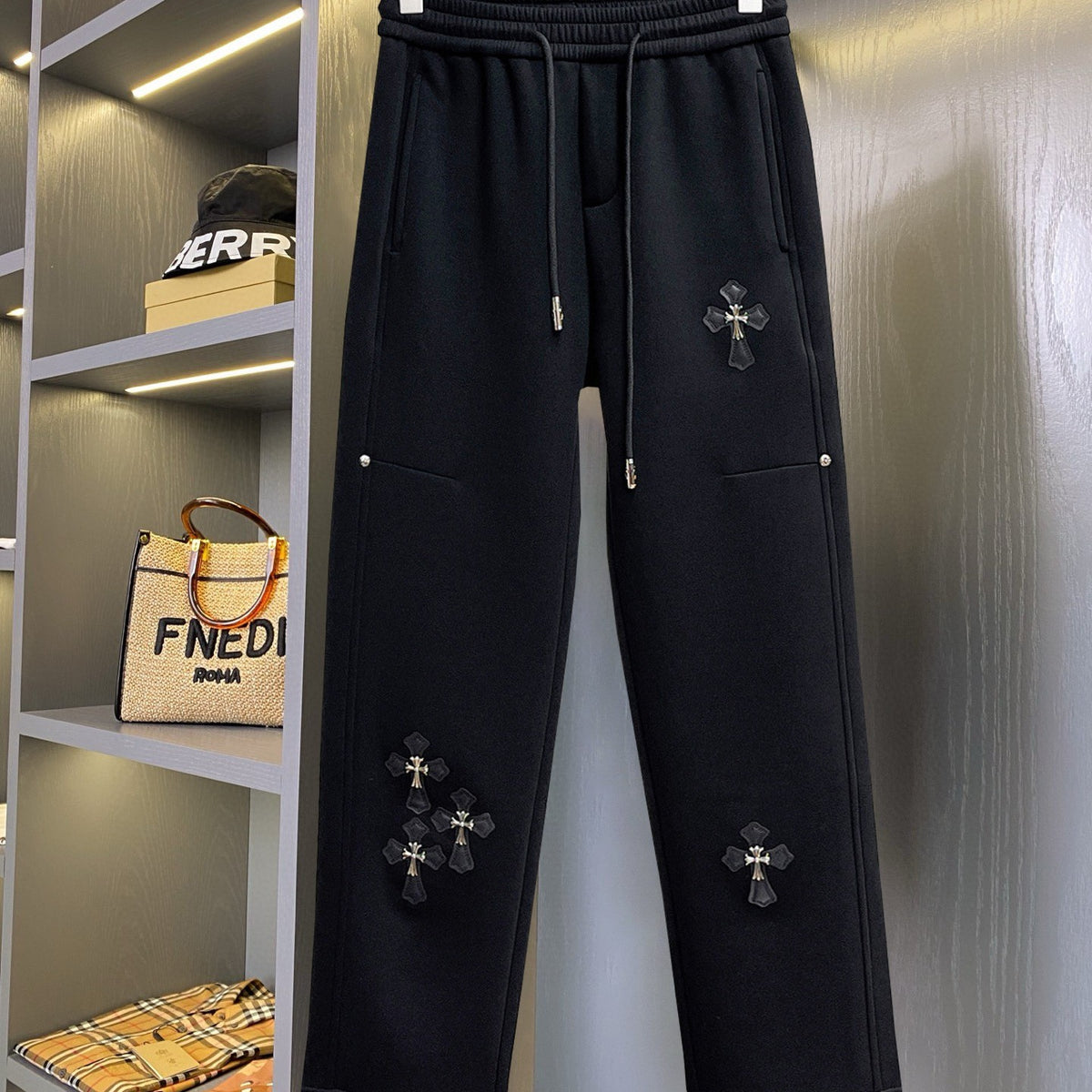 CHROME HEARTS クロムハーツ クロスモチーフ イージーパンツ ブラック メタルリベット ドローコード
