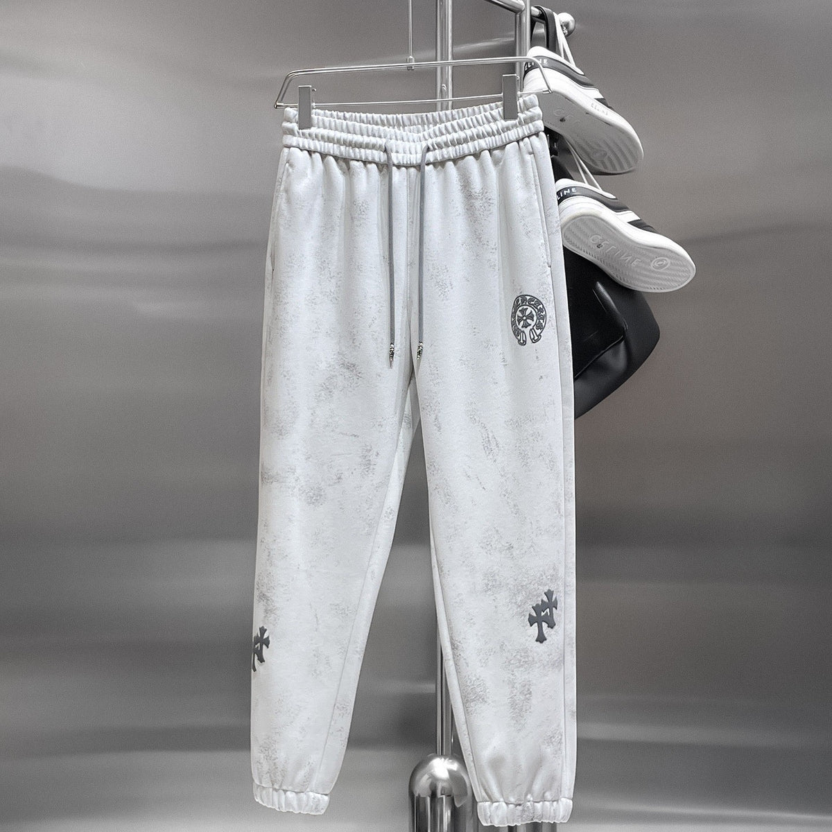 CHROME HEARTS クロムハーツ ロゴ＆クロス ジョガーパンツ ホワイト ディストレス加工 ドローコード