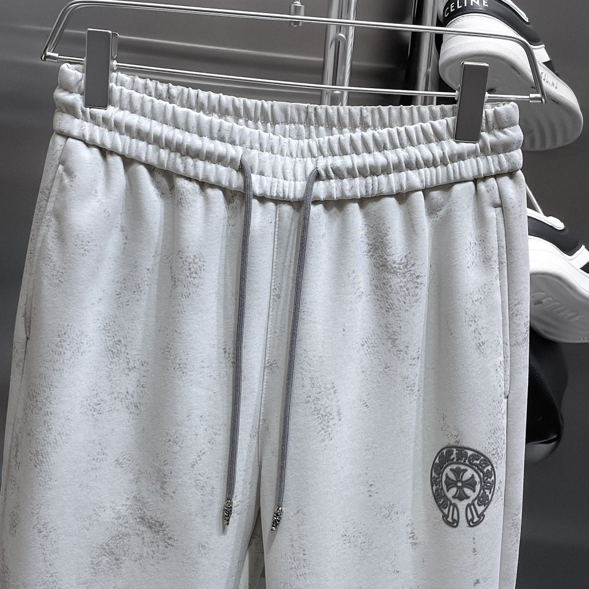 CHROME HEARTS クロムハーツ ロゴ＆クロス ジョガーパンツ ホワイト ディストレス加工 ドローコード