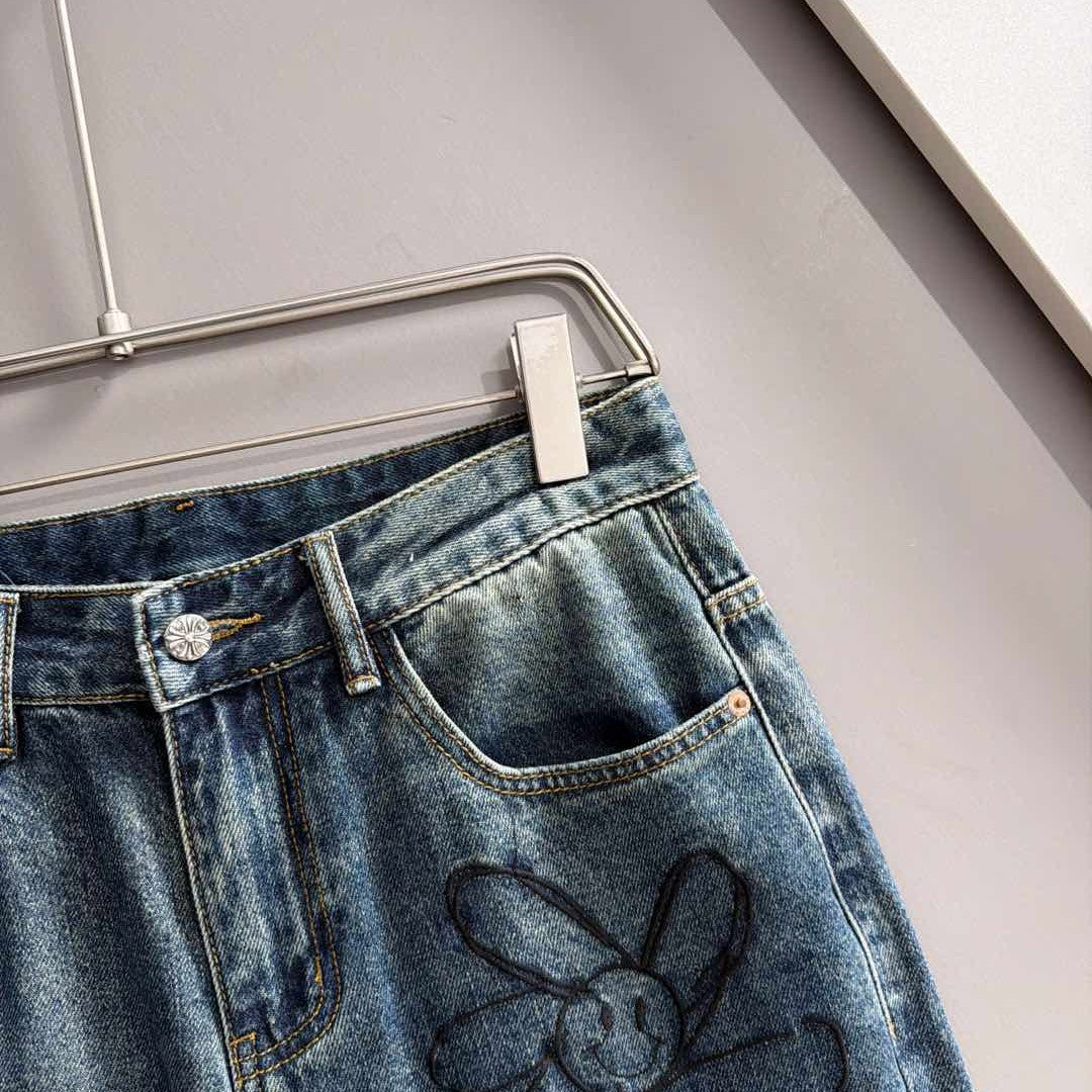 CHROME HEARTS クロムハーツ クロス刺繍 スマイルフラワー ストレート デニムパンツ ウォッシュドブルー