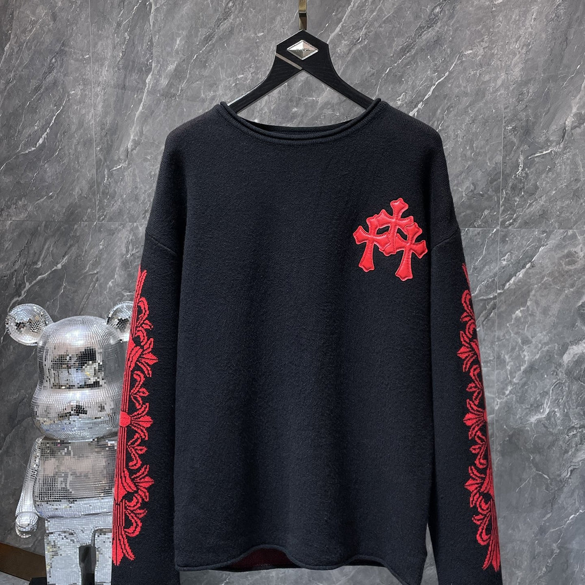 CHROME HEARTS クロムハーツ 秋冬 レッドクロス エナメルレザー刺繍 ニットセーター ブラック - Image 2