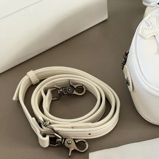 CHROME HEARTS クロムハーツ タイニー ジムバッグ セメタリークロスパッチ CHチャーム レザーバッグ メンズ レディース CH2002