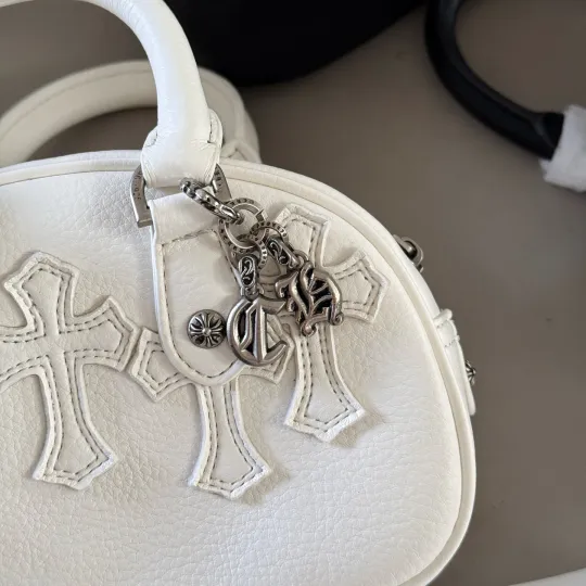 CHROME HEARTS クロムハーツ タイニー ジムバッグ セメタリークロスパッチ CHチャーム レザーバッグ メンズ レディース CH2002
